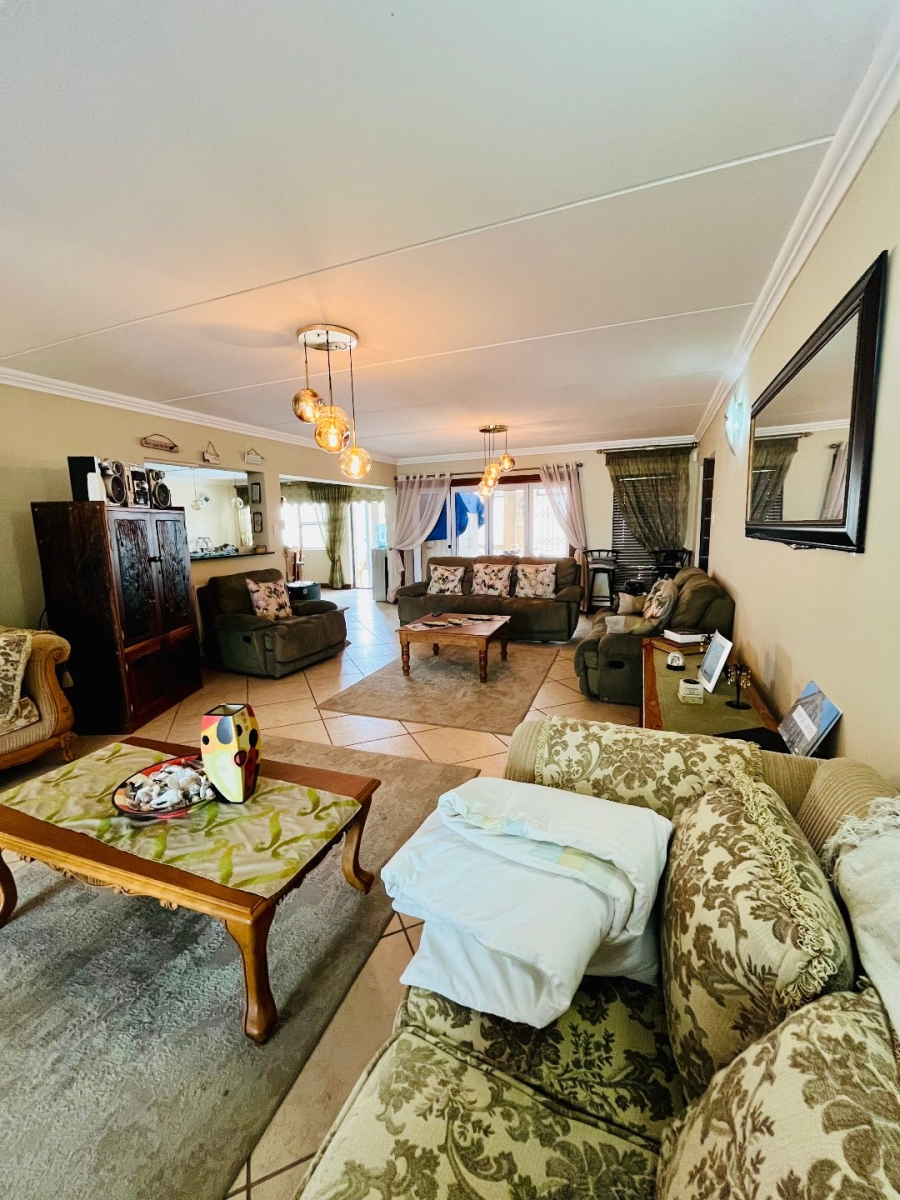 6 Bedroom Property for Sale in Tergniet Western Cape